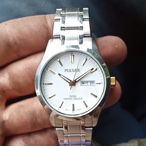 Pulsar Silver Watch with White Dial and Gold Accents - Picture 1 of 5